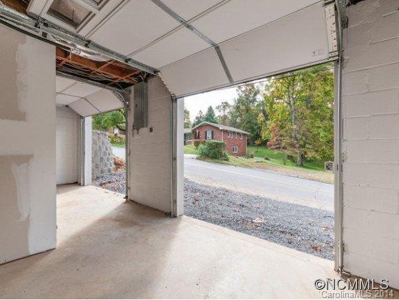 105 TRAVIS STREET - Photo 13
