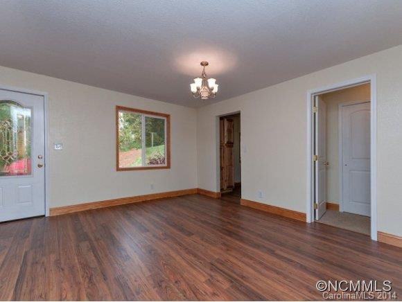 105 TRAVIS STREET - Photo 3