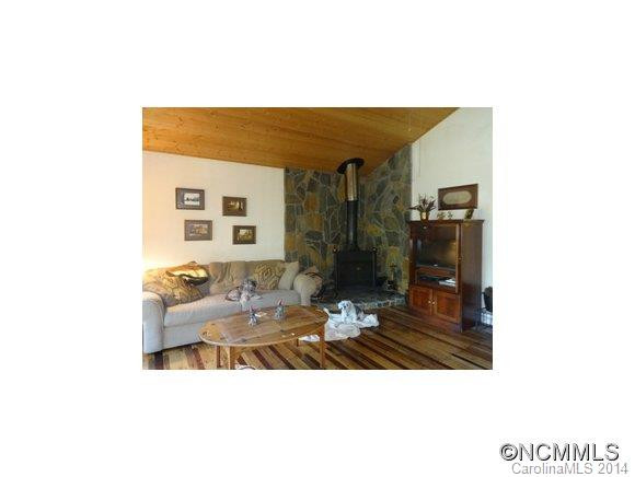 295 Richmond Rd - Photo 4