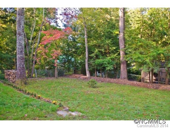 523 Rhododendron Ave - Photo 2