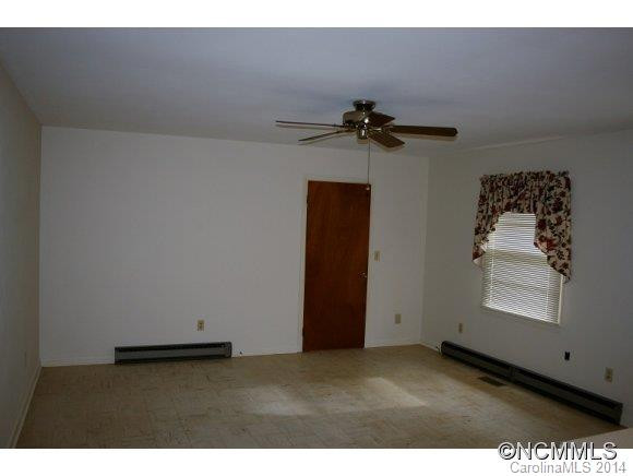 250 SMITH GROVE ROAD - Photo 5