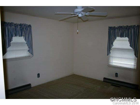 250 SMITH GROVE ROAD - Photo 8