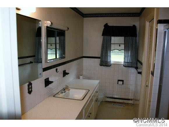 250 SMITH GROVE ROAD - Photo 10