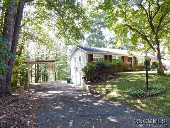 92 Hemlock Street - Photo 2