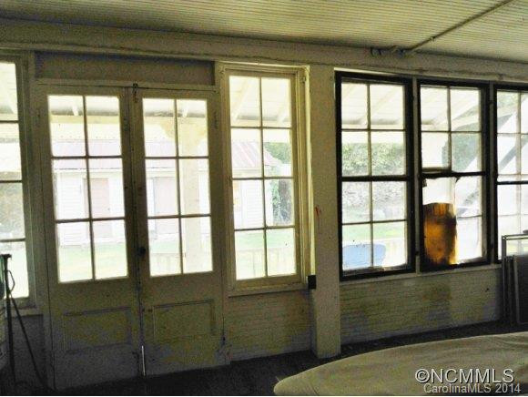 87 Walnut - Photo 8