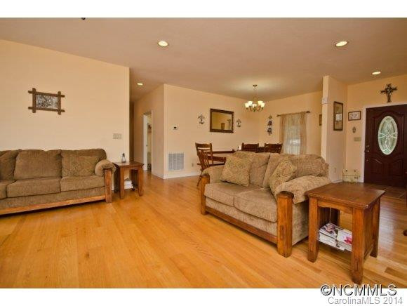 1023 Ashe Bridge Road - Photo 8