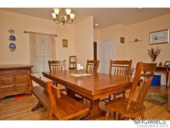 1023 Ashe Bridge Road - Photo 9