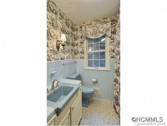 1 FRITH DRIVE - Photo 16
