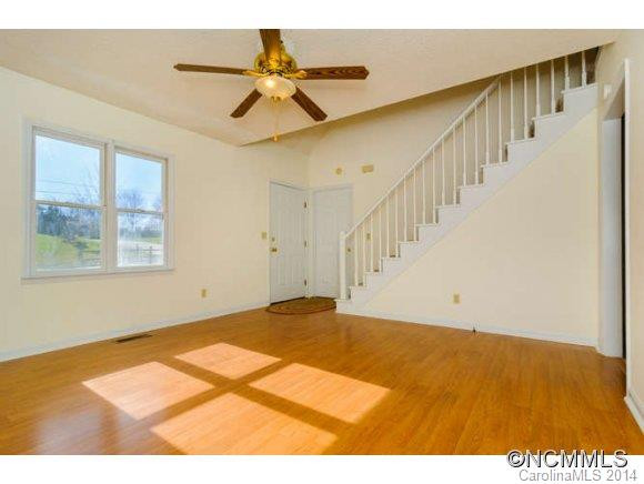 85 Baker Avenue - Photo 4