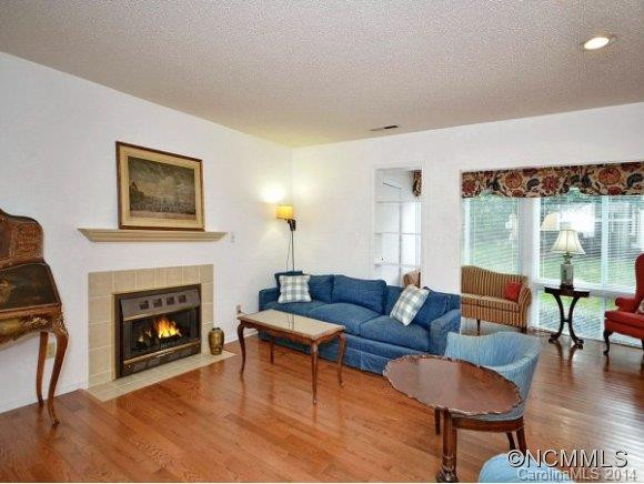 1103 HYDE PARK DRIVE - Photo 2