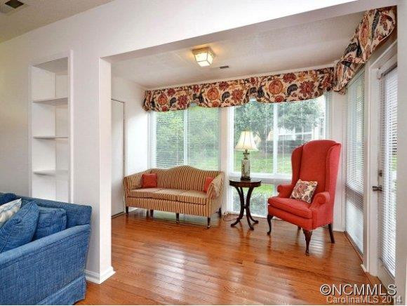 1103 HYDE PARK DRIVE - Photo 4