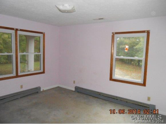  - Photo 4