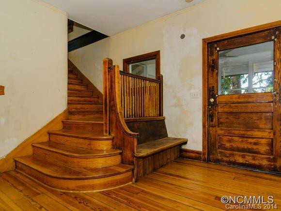 207 Hillside - Photo 2