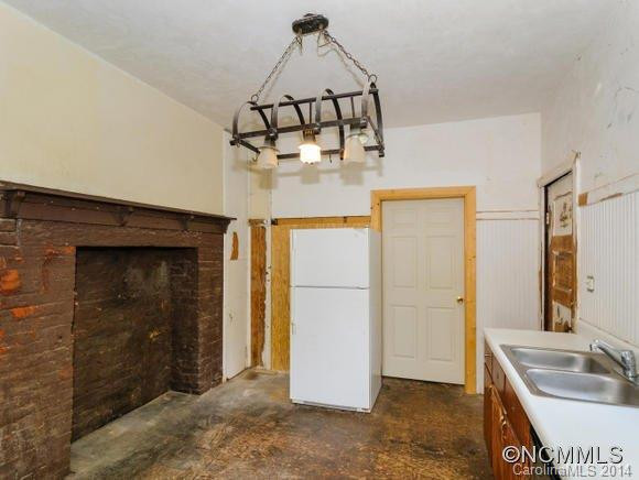 207 Hillside - Photo 7