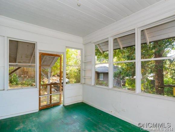 207 Hillside - Photo 8