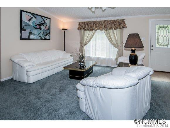 360 Rovingwood Drive - Photo 3