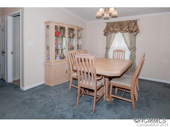 360 Rovingwood Drive - Photo 4