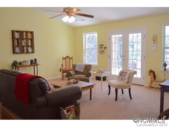 296 N Crab Meadow Drive - Photo 2