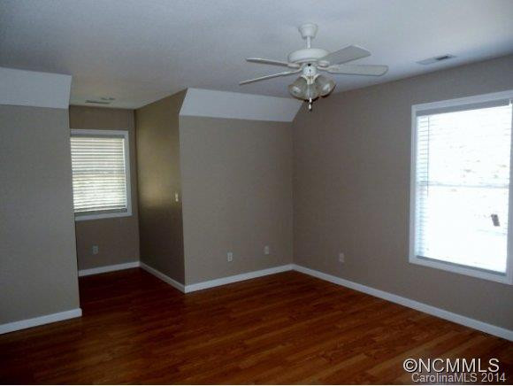 638 SOUTHERN PINES PL - Photo 11