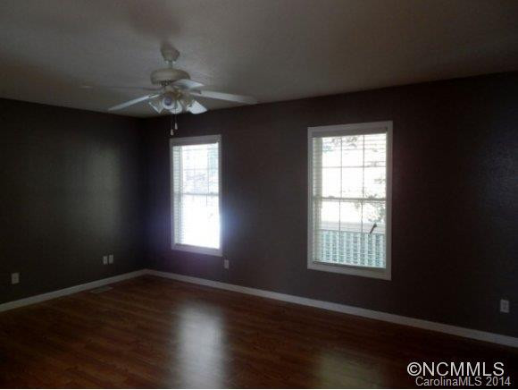 638 SOUTHERN PINES PL - Photo 8