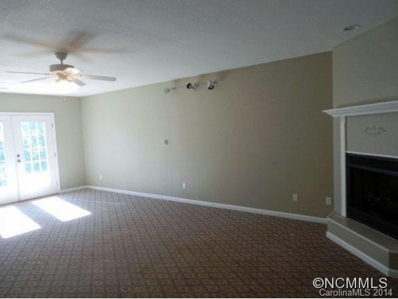 638 SOUTHERN PINES PL - Photo 10