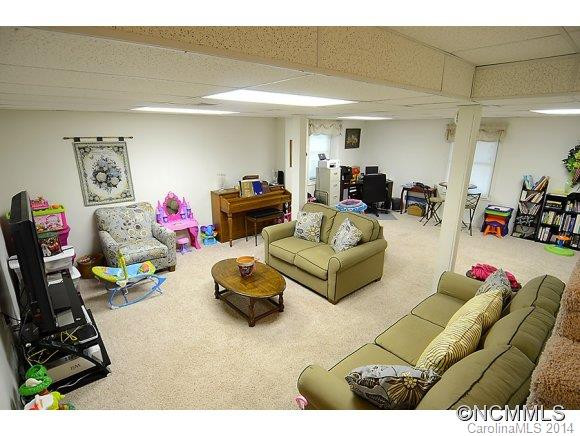90 West Holly Ridge Drive - Photo 10