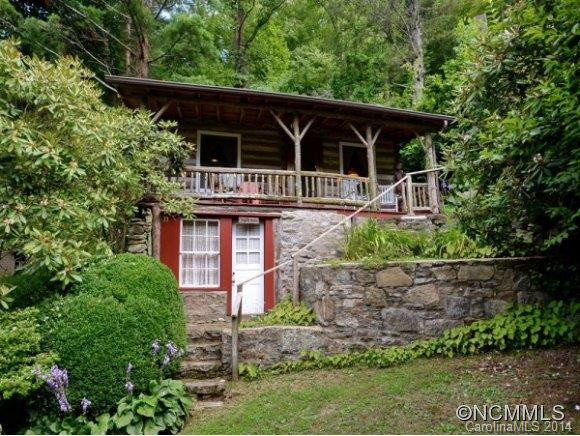 33 THOMASVILLE LANE