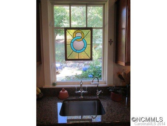 208 Eastmoor Drive - Photo 11