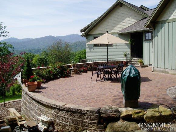 208 Eastmoor Drive - Photo 4