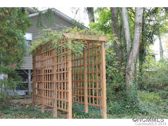 317 Ehringhaus Street - Photo 14