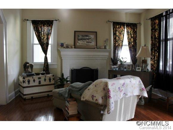 317 Ehringhaus Street - Photo 4