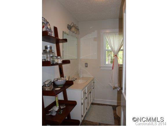 317 Ehringhaus Street - Photo 9