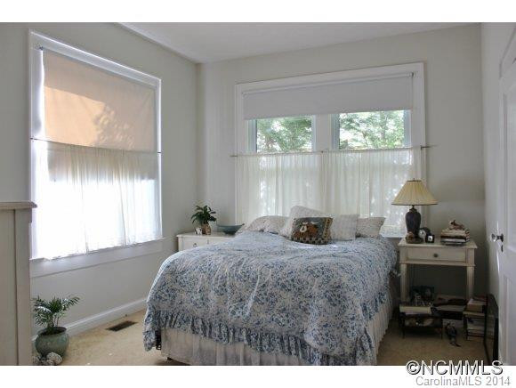 317 Ehringhaus Street - Photo 10