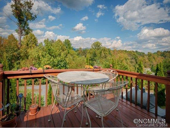 402 GOLDEN BREEZE ROAD - Photo 2