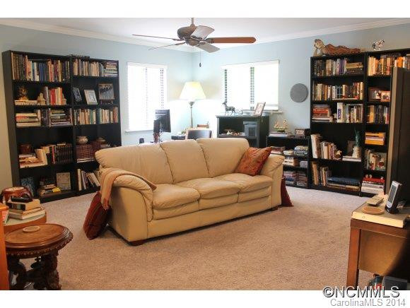 314 Oak Place - Photo 12