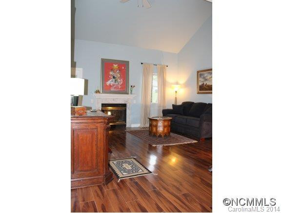 314 Oak Place - Photo 3