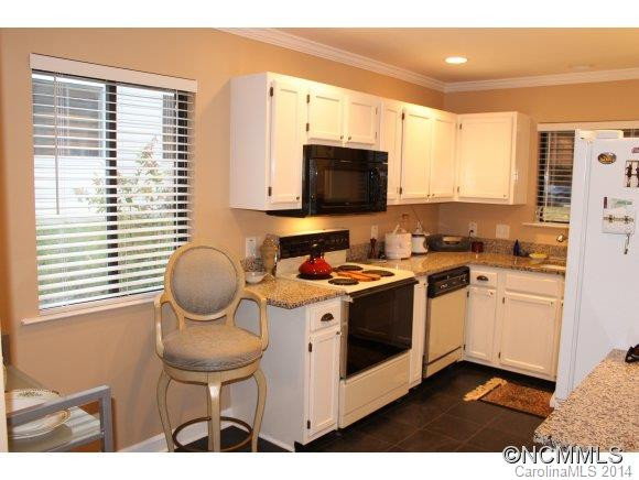 314 Oak Place - Photo 6