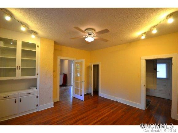 319 South Trade Street - Photo 11