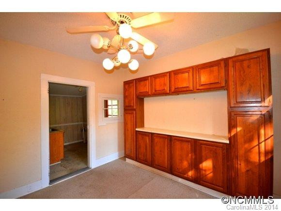 319 South Trade Street - Photo 12