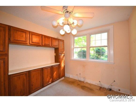 319 South Trade Street - Photo 13