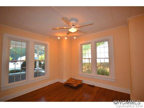 319 South Trade Street - Photo 15