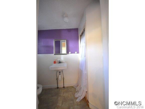 319 South Trade Street - Photo 16