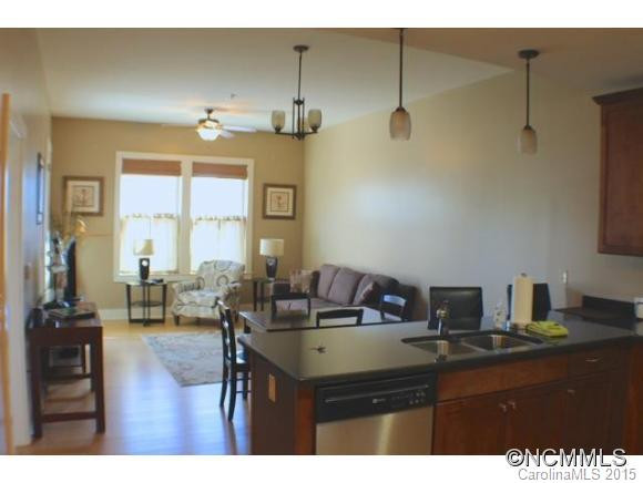 190 Broadway St, Unit 306 - Photo 4
