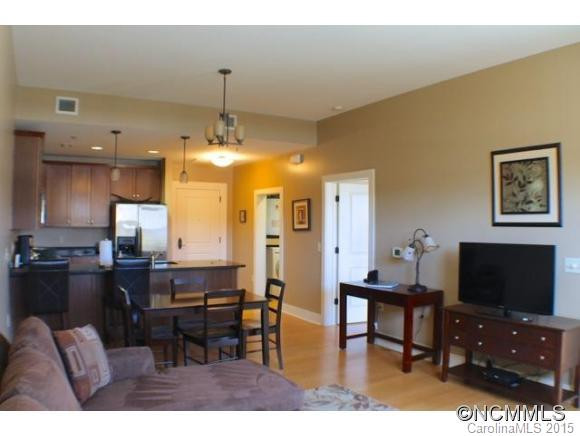 190 Broadway St, Unit 306 - Photo 5
