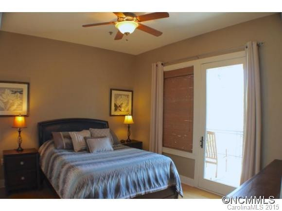 190 Broadway St, Unit 306 - Photo 10