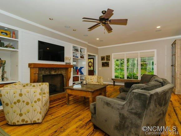218 Westover Drive - Photo 2