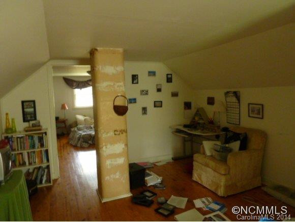 689 Cutshall Town Rd - Photo 18