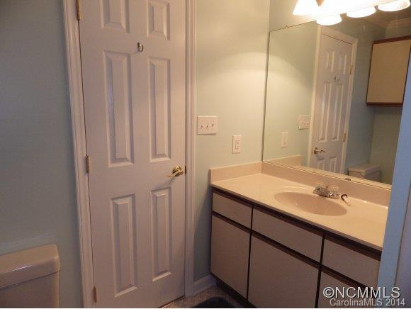 1606 Abbey Circle - Photo 16
