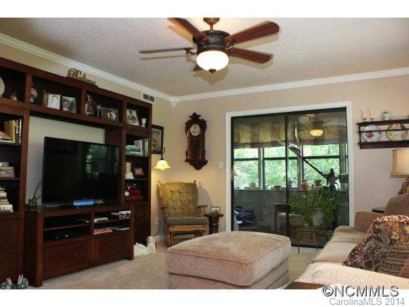 1606 Abbey Circle - Photo 5