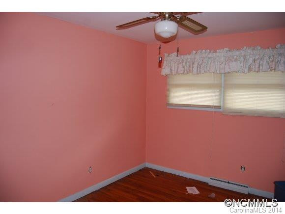 319 Northeast Ave - Photo 6